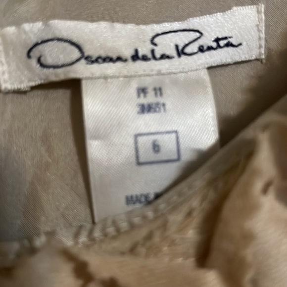 Oscar de la Renta beige 95% wool dress, 100% silk lining. Size 6. - Picture 4 of 5